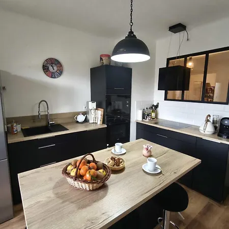 Charming T3 With Balconies In Lejlighed *