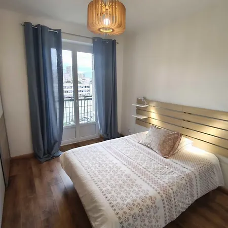 Charming T3 With Balconies In شقة